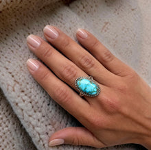 Load image into Gallery viewer, Oval Turquoise Ring Size 9
