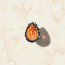 Load image into Gallery viewer, Spiny Oyster Ring
